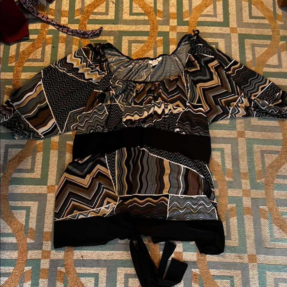 Dress Barn Black and Tan Graphic 3/4 Sleeve Blouse
